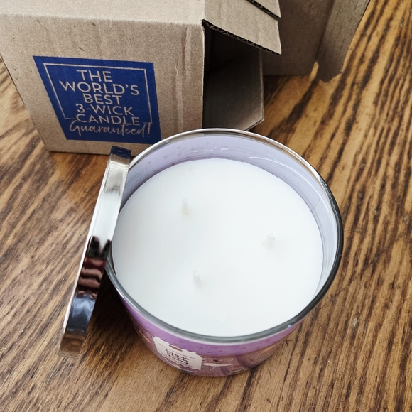 🛍BOGO 50% OFF🧚‍♀️🕯NWT‼️ Bath & Body Works "Sugar Plum Fairy" 3-wick Candle - Picture 3 of 10